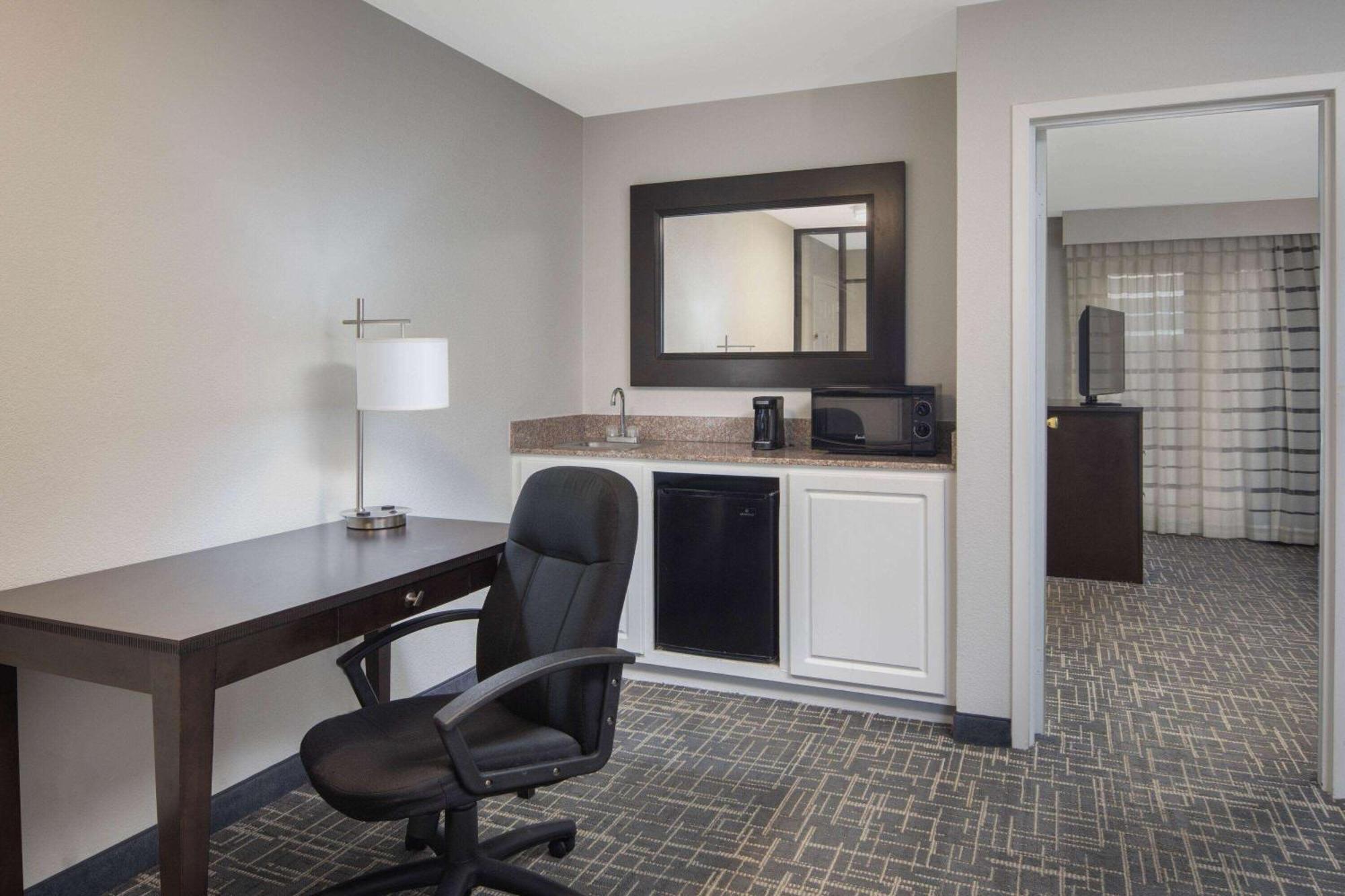 La Quinta By Wyndham Atlanta Airport South College Park Exterior foto