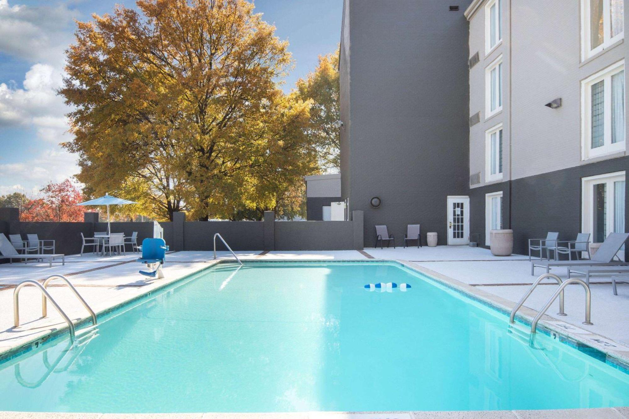 La Quinta By Wyndham Atlanta Airport South College Park Exterior foto